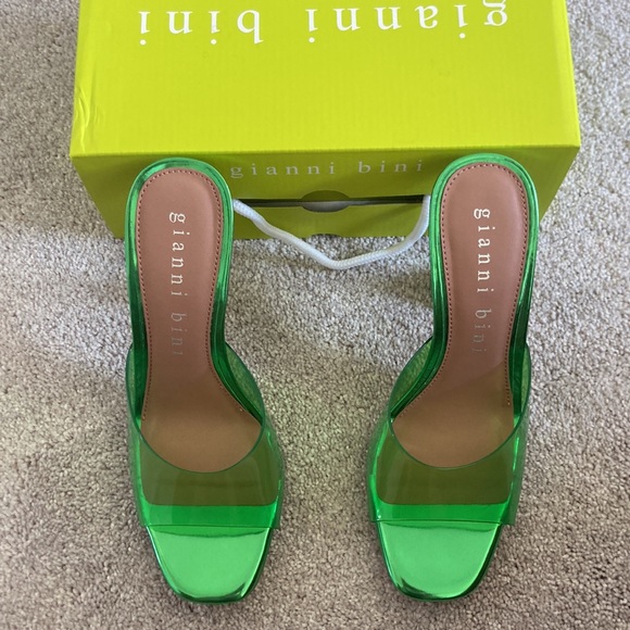 UEC Gianni Bini Oziee Vinyl Sculptural Heel Sandals Spring Green size 7.5 - Picture 10 of 10